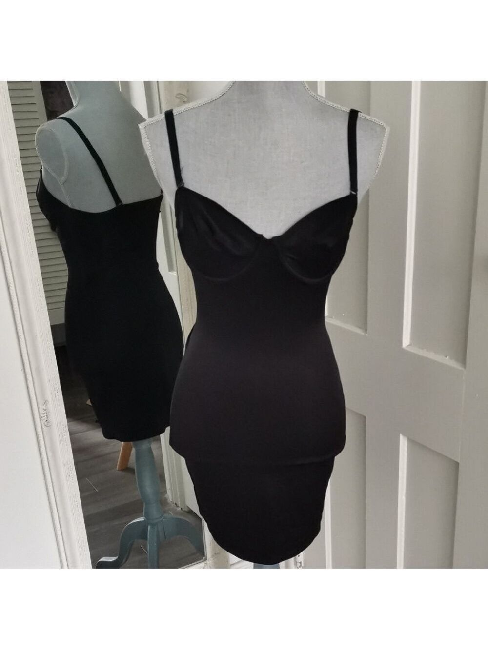 70s weight watchers black slip in control. Size small